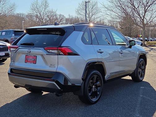 2021 Toyota RAV4 Hybrid SE