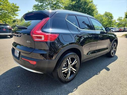 2025 Volvo XC40 B5 Core Bright Theme