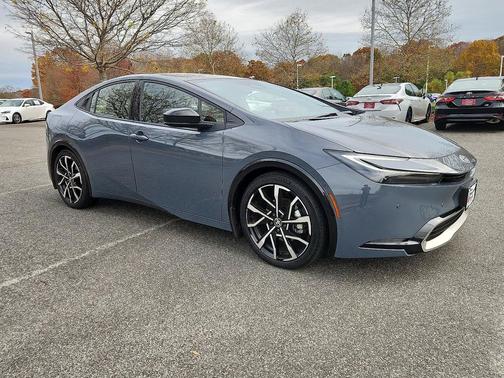 2025 Toyota Prius Plug-In Hybrid XSE Premium