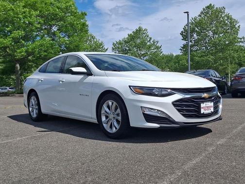 Summit White 2019 Chevrolet Malibu LT