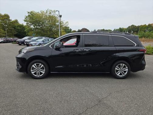2022 Toyota Sienna XLE