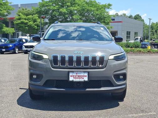 Sting-Gray Clearcoat 2022 Jeep Cherokee Latitude Lux