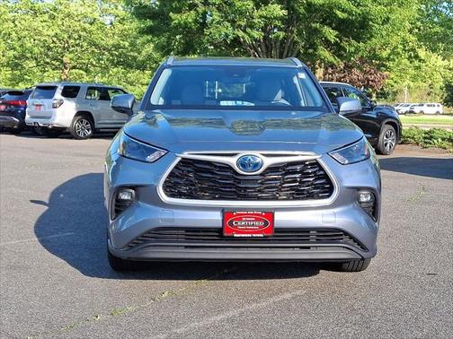 2022 Toyota Highlander Hybrid XLE