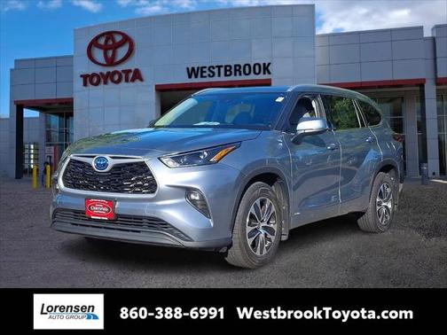 2022 Toyota Highlander Hybrid XLE