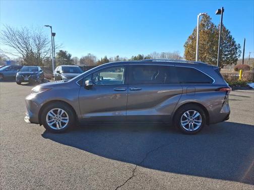 2021 Toyota Sienna Limited 7-Passenger