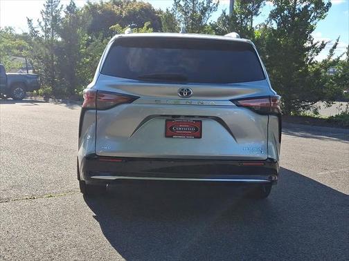2023 Toyota Sienna Platinum 7 Passenger