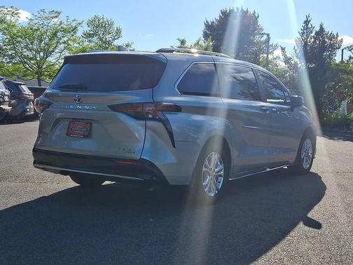 2023 Toyota Sienna Platinum 7 Passenger