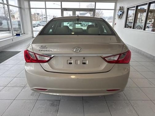 2011 Hyundai SONATA GLS