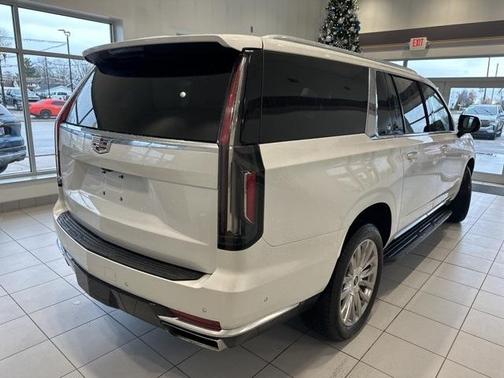 2023 Cadillac Escalade ESV Premium Luxury