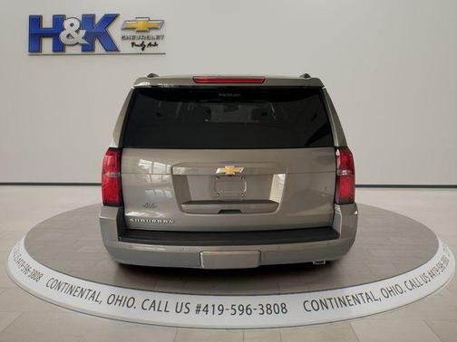 Pepperdust Metallic 2017 Chevrolet Suburban LT