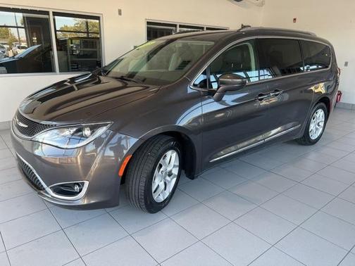 2018 Chrysler Pacifica Touring-L