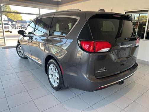 2018 Chrysler Pacifica Touring-L