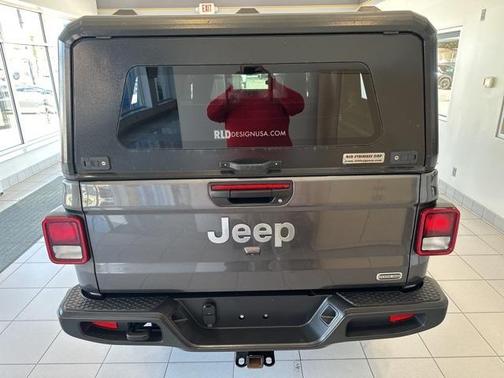 2022 Jeep Gladiator Overland