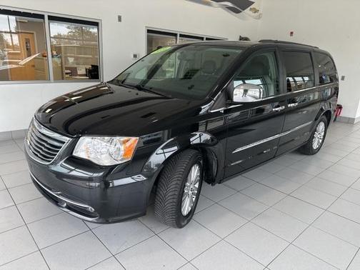 2016 Chrysler Town & Country Touring-L