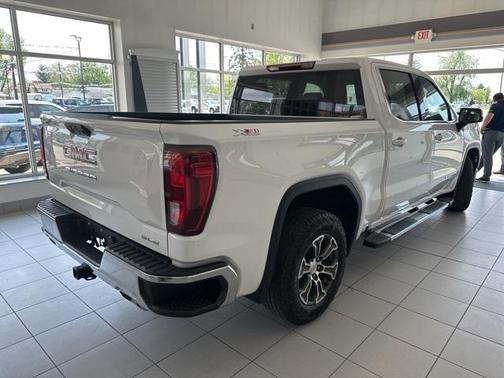 2024 GMC Sierra 1500 SLE