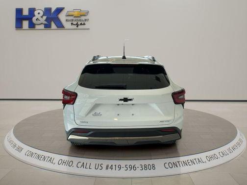 Summit White 2026 Chevrolet Trax ACTIV