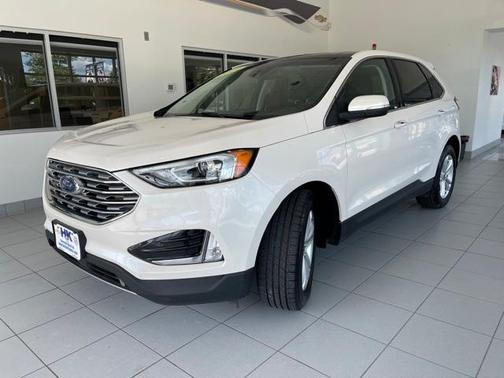 Photo 3 of 21 of 2019 Ford Edge SEL
