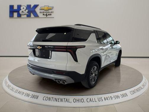 Summit White 2026 Chevrolet Traverse LT