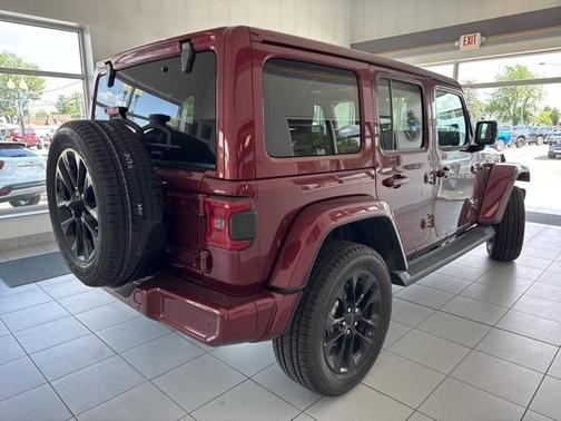 2021 Jeep Wrangler Unlimited Sahara Altitude