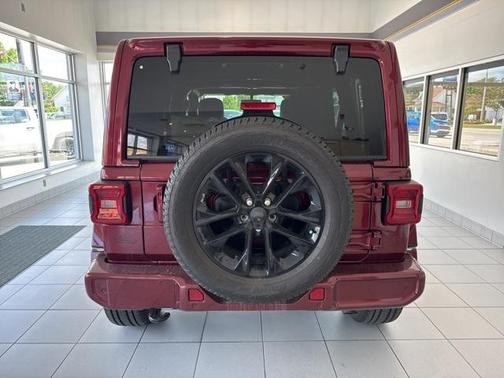 2021 Jeep Wrangler Unlimited Sahara Altitude