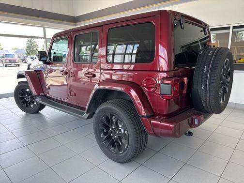 2021 Jeep Wrangler Unlimited Sahara Altitude