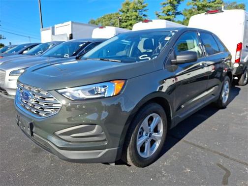 2022 Ford Edge SE