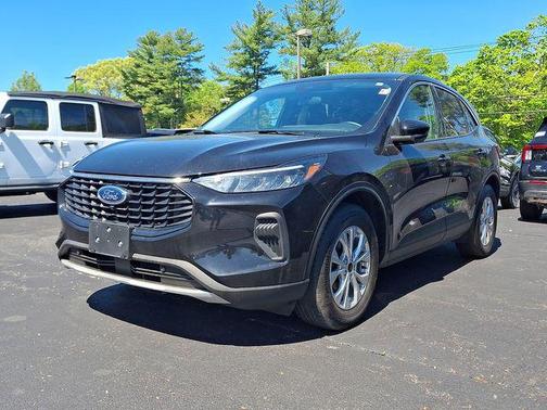 Agate Black Metallic 2023 Ford Escape Active