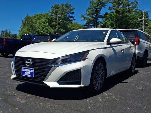 Pearl White Tricoat 2024 Nissan Altima 2.5 SL