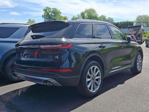 Infinite Black Metallic Clearcoat 2022 Lincoln Corsair Standard