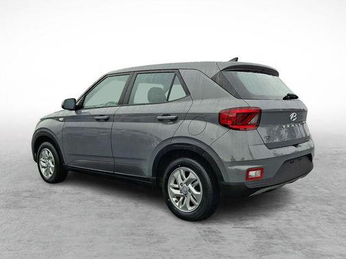 2022 Hyundai VENUE SE