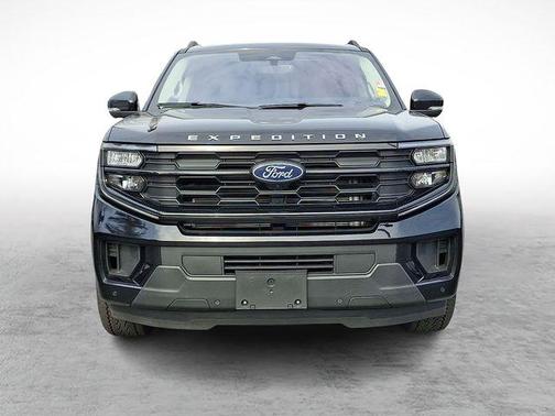 Agate Black Metallic 2025 Ford Expedition Active
