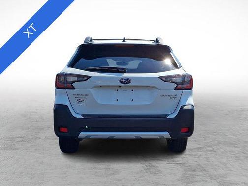 Crystal White Pearl 2023 Subaru Outback Limited XT