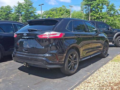 Agate Black Metallic 2023 Ford Edge ST Line