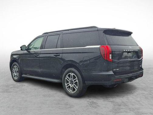 Black Metallic 2025 Ford Expedition Max Active 4x2