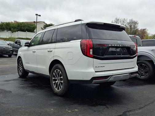 Oxford White 2025 Ford Expedition Platinum