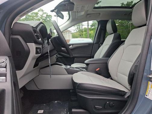 2025 Ford Escape PHEV SE