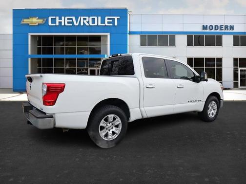 2018 Nissan Titan SV