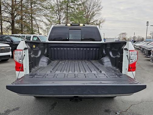 2018 Nissan Titan SV
