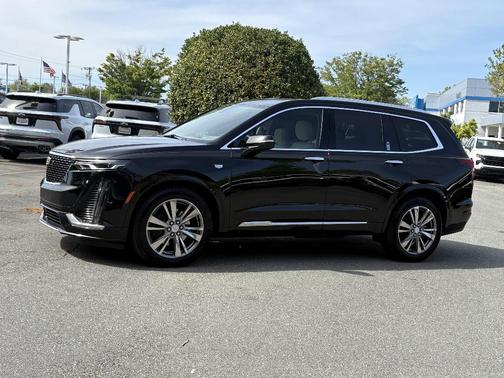 Black 2024 Cadillac XT6 Premium Luxury FWD