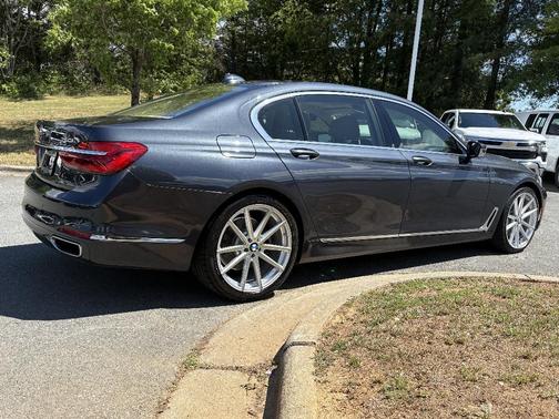 2016 BMW 750 i xDrive