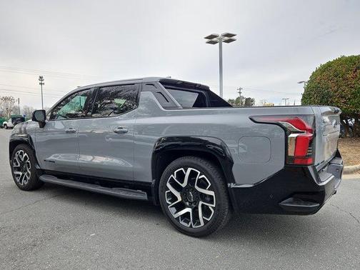 2025 Chevrolet Silverado EV RST