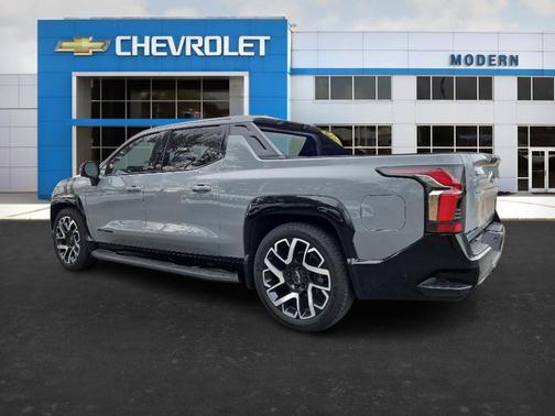 2025 Chevrolet Silverado EV RST