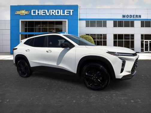 White 2025 Chevrolet Trax ACTIV