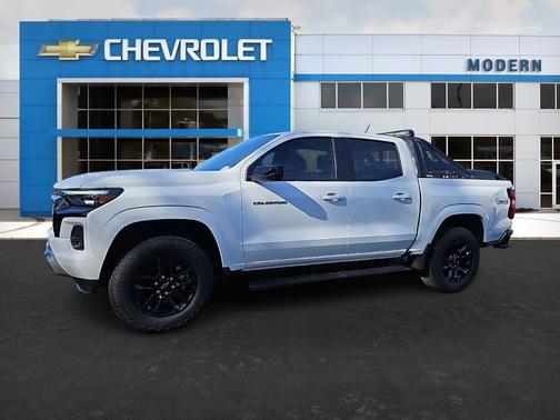White 2025 Chevrolet Colorado Z71
