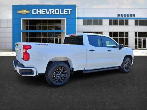 2025 Chevrolet Silverado 1500 Custom