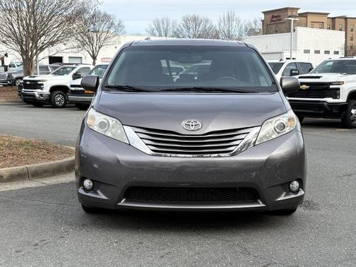 2016 Toyota Sienna XLE