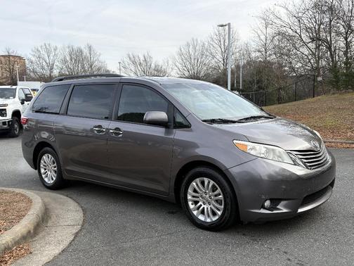 2016 Toyota Sienna XLE