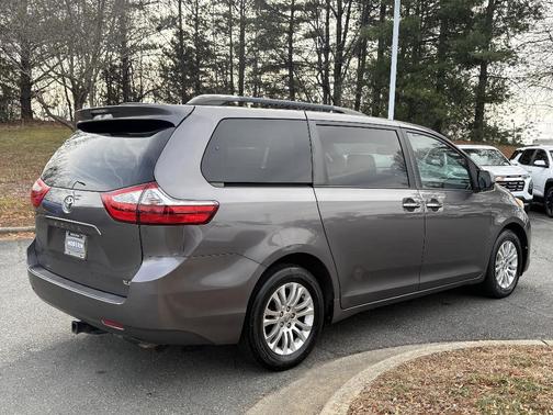 2016 Toyota Sienna XLE
