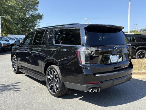 2025 Chevrolet Suburban RST