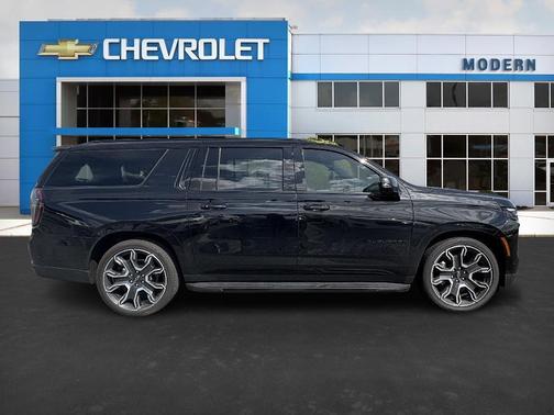 2025 Chevrolet Suburban RST